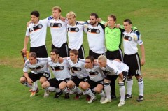 金球奖热门选手意外出局引热议，排名大跌社交媒体嘲讽潮